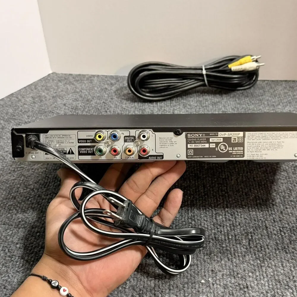 Sony DVD Player Black DVP-SR200P Progressive Scan Component Compact AV Cables